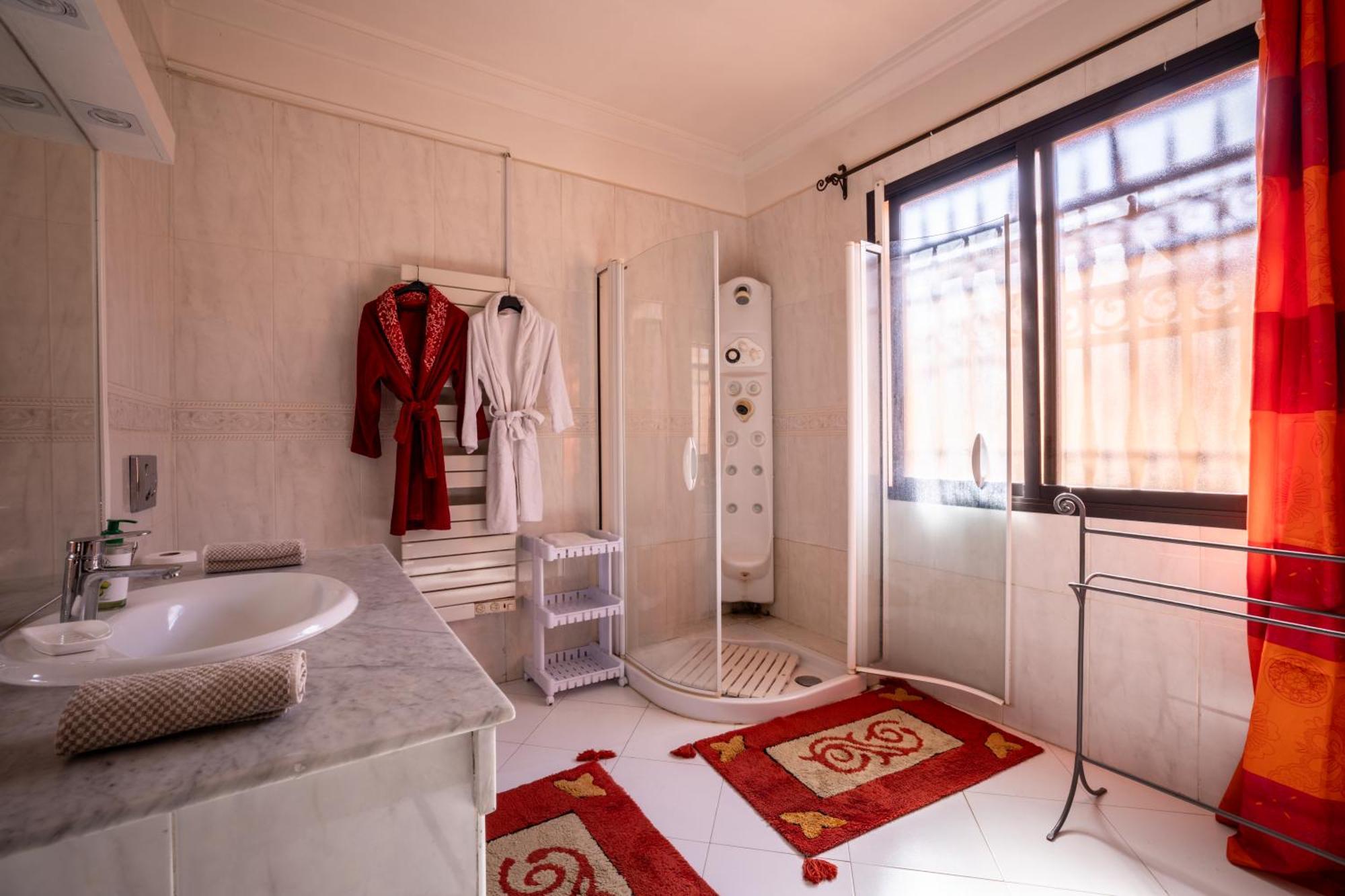 Villa Exclusive Sabah 10 Minutes Du Centre Avec Piscine Privee Marrakesh Esterno foto